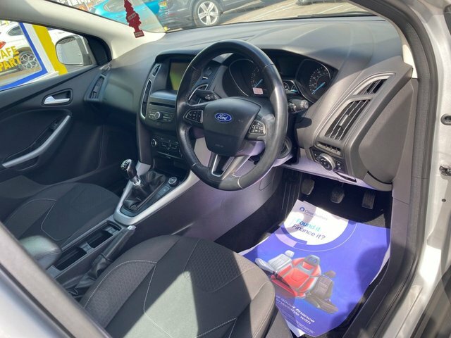 Ford Focus Zetec Edition White #7