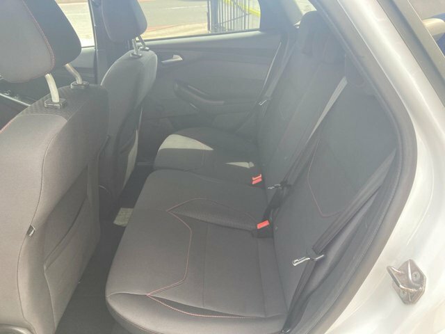 Ford Focus Ecoboost St-line Hatchback WT17PKK White #2