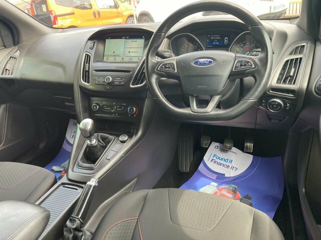 Ford Focus Ecoboost St-line Hatchback WT17PKK White #5
