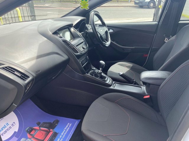 Ford Focus Ecoboost St-line Hatchback WT17PKK White