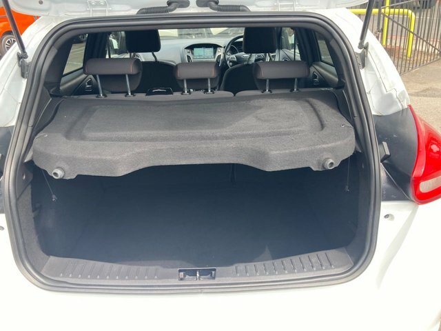 Ford Focus Ecoboost St-line Hatchback WT17PKK White #3