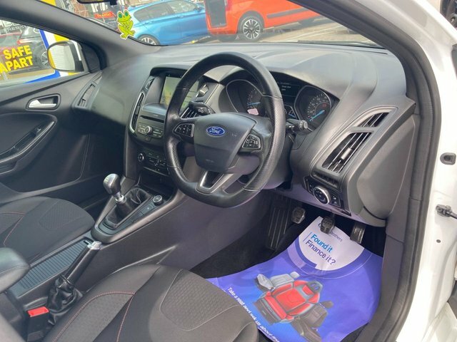Ford Focus Ecoboost St-line Hatchback WT17PKK White #6