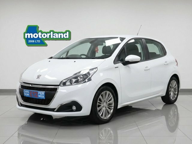 Peugeot 208 Puretech Signature Hatchback DW18FZR White #3
