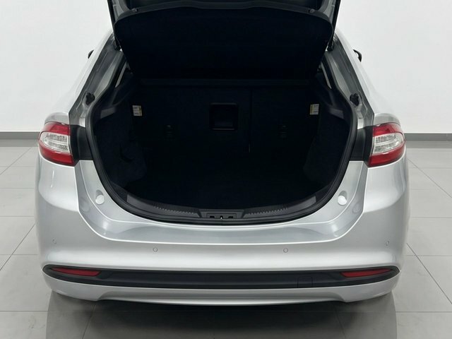 Ford Mondeo Tdci Econetic Zetec Hatchback Silver #5