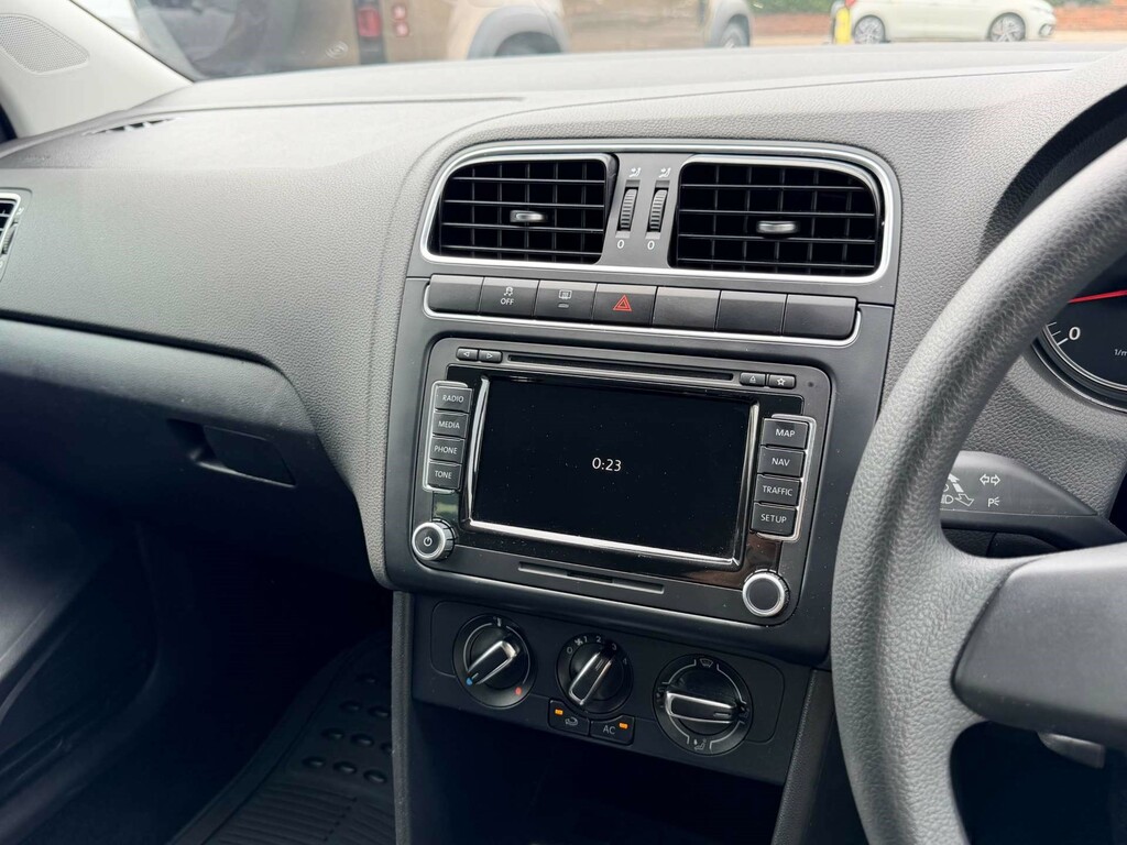 Volkswagen Polo 1.4L Match Silver #27