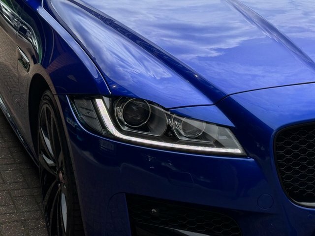 Jaguar XF 2.0 D Portfolio 177 Red #31