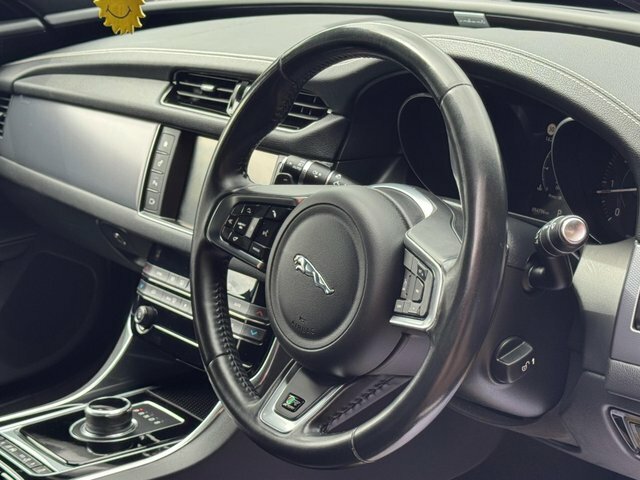 Jaguar XF 2.0 D Portfolio 177 Red #14