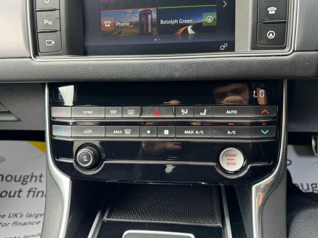 Jaguar XF 2.0 D Portfolio 177 Red #24