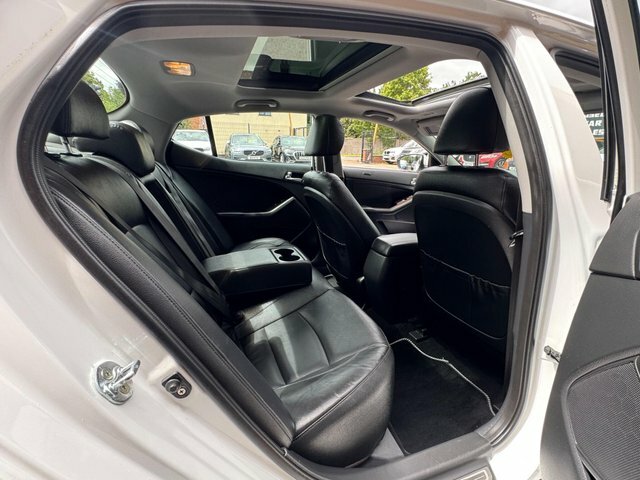Kia Optima 1.7 Crdi Ecodynamics 3 Saloon Eu Black #11