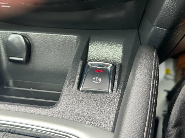 Nissan Qashqai N-connecta Dig-t Black #22