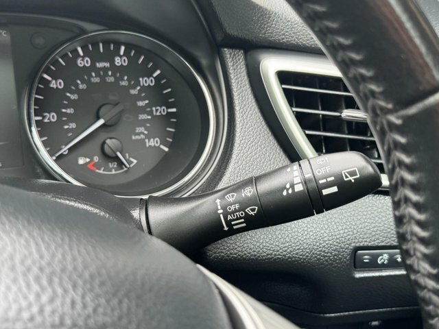 Nissan Qashqai N-connecta Dig-t Black #19