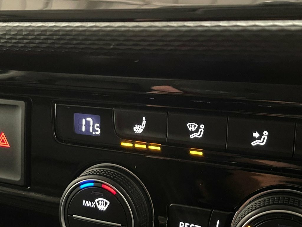 Volkswagen Caravelle Executive Tdi 4Motion Green #23