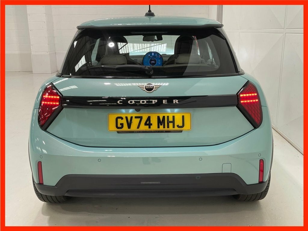 Mini Hatch 1.5C Exclusive Hatchback Steptronic Eur GV74MHJ Green #4