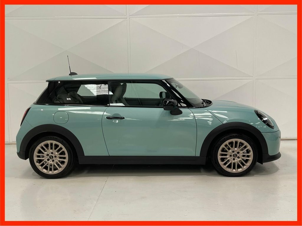 Mini Hatch 1.5C Exclusive Hatchback Steptronic Eur GV74MHJ Green #2