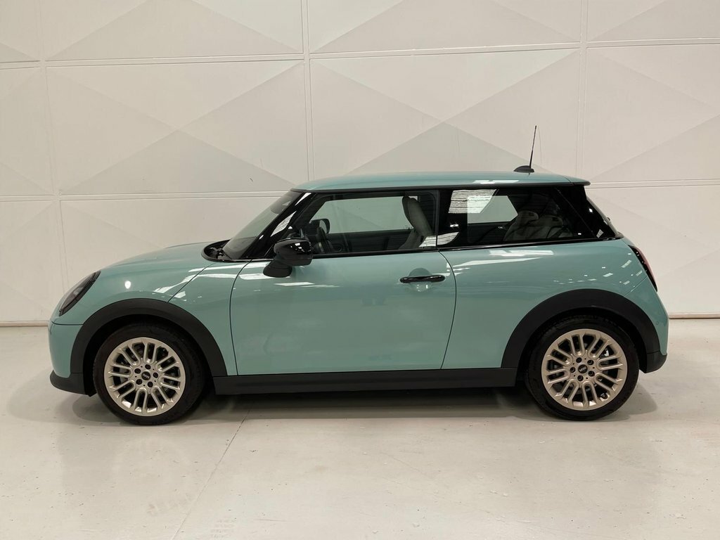 Mini Hatch 1.5C Exclusive Hatchback Steptronic Eur GV74MHJ Green #6