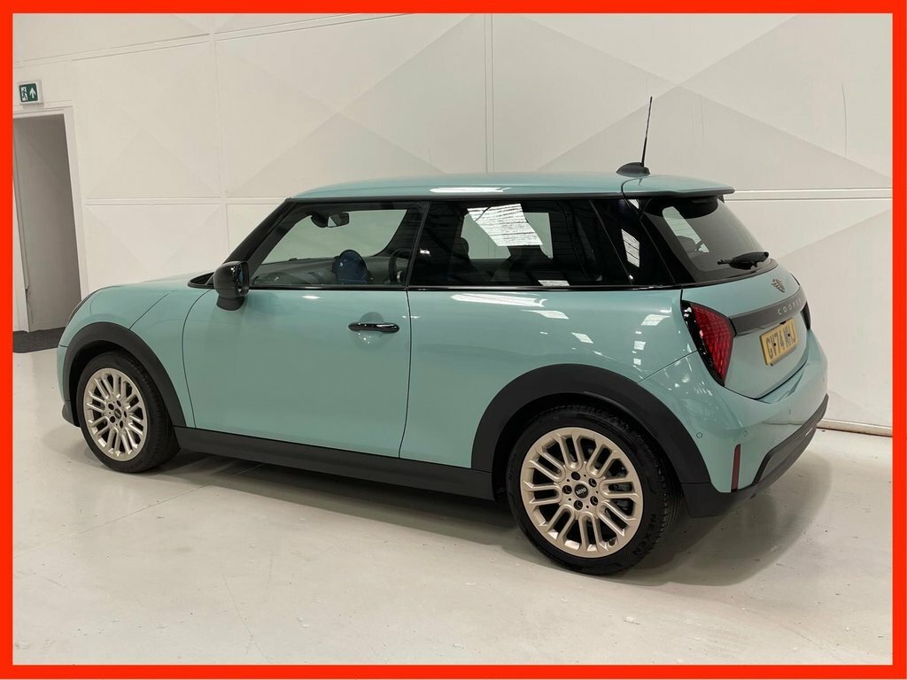Mini Hatch 1.5C Exclusive Hatchback Steptronic Eur GV74MHJ Green #5