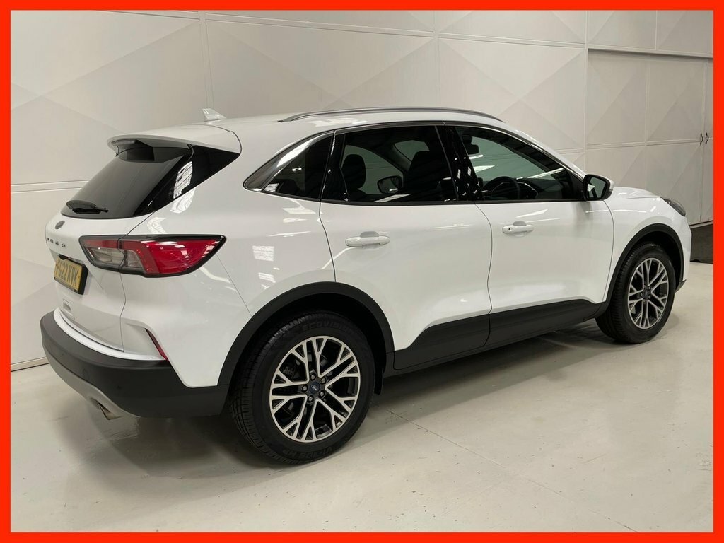 Ford Kuga 1.5T Ecoboost Titanium Edition Suv Manu FG22KVK White #3