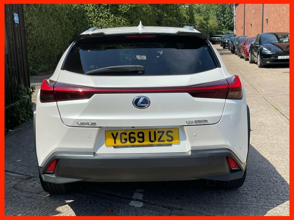 Lexus UX 2.0 250H Premium Plus Suv Hybrid E-cvt White #4