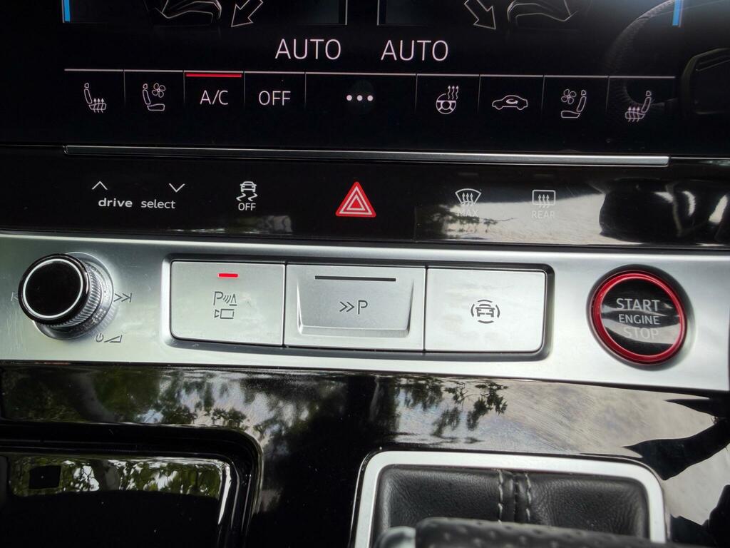 Audi RS7 7 Crbn Blk Tfsi Mhev Quat A Black #16