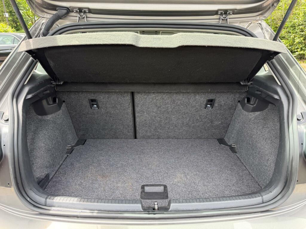 Volkswagen Polo Se White #17