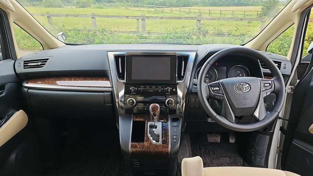 Toyota Alphard Automatic White #5