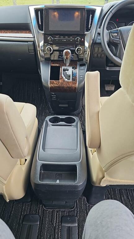 Toyota Alphard Automatic White #6
