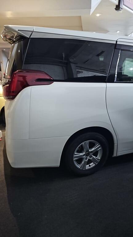 Toyota Alphard Hybrid White #6