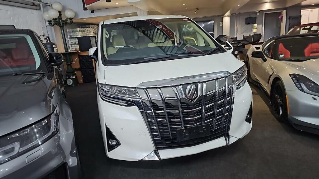 Toyota Alphard Hybrid White #3