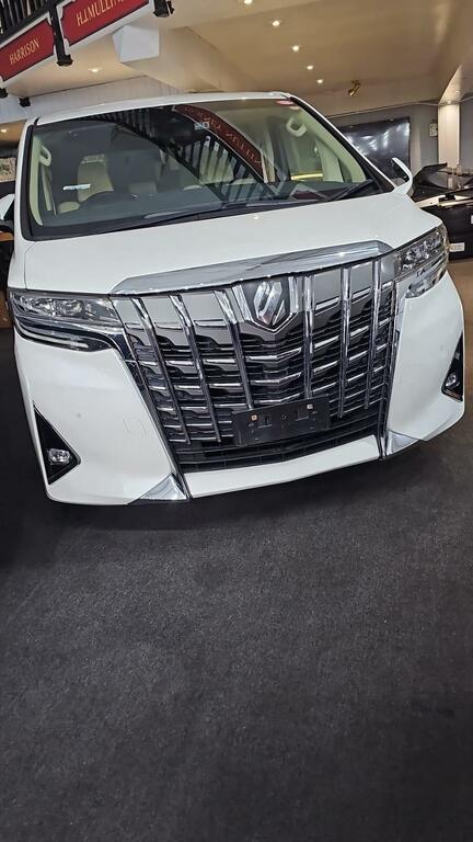 Toyota Alphard 2.4 8 Seater Black #15