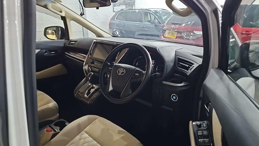 Toyota Alphard Hybrid White #5