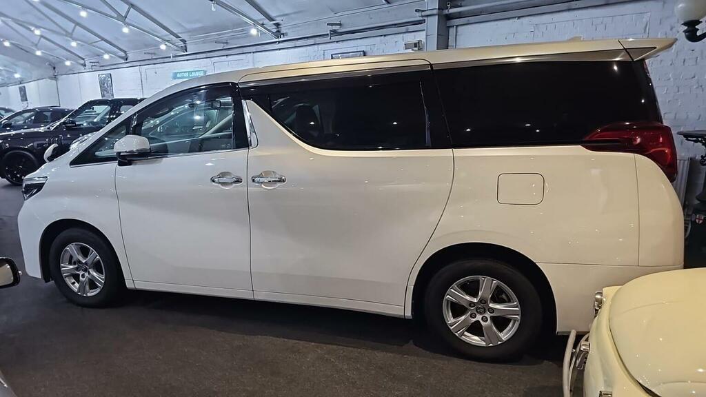 Toyota Alphard Hybrid White