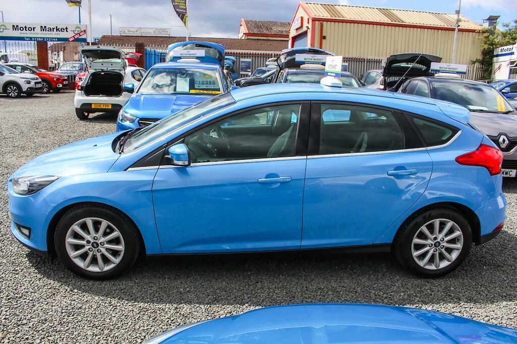 Ford Focus Titanium Blue #4