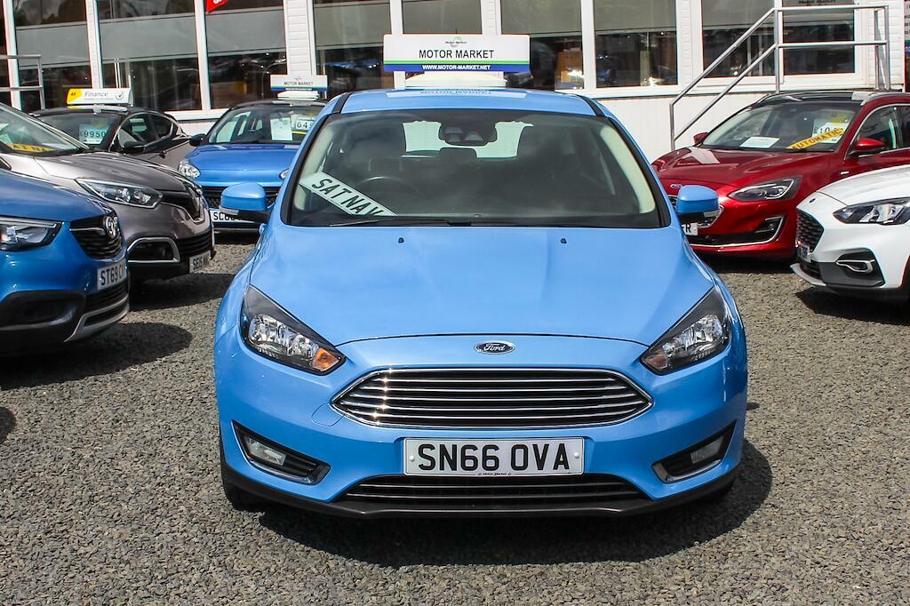 Ford Focus Titanium Blue #2