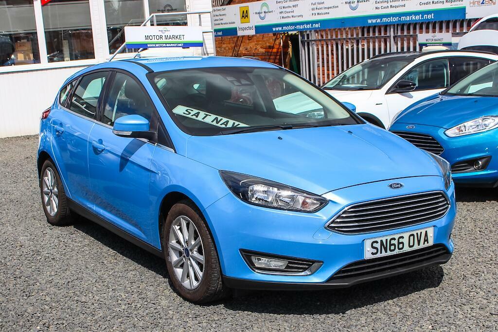 Ford Focus Titanium Blue