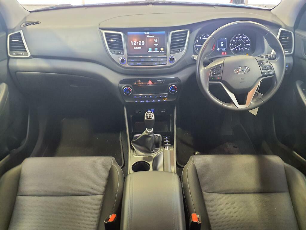Hyundai Tucson 1.6 Gdi Blue Drive Se Nav Euro 6 Ss YY18LCZ Blue #6