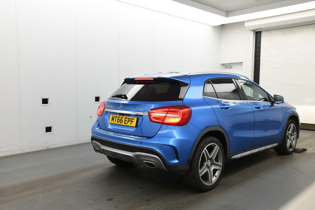 Mercedes-Benz GLA Class Gla 200 D Amg Line Black #4