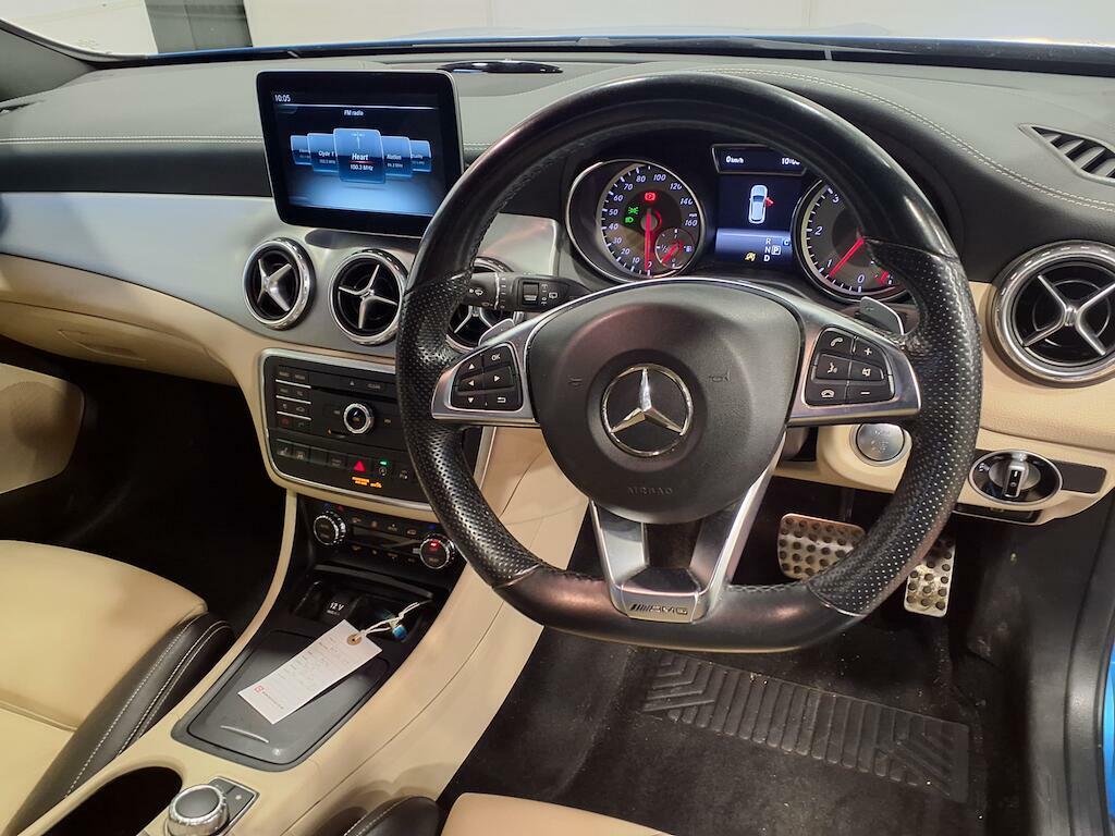 Mercedes-Benz GLA Class Gla 200 D Amg Line Black #6