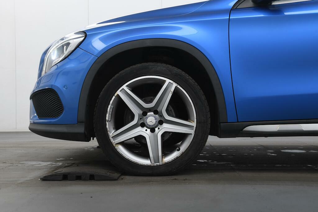Mercedes-Benz GLA Class Gla 200 D Amg Line Black #5