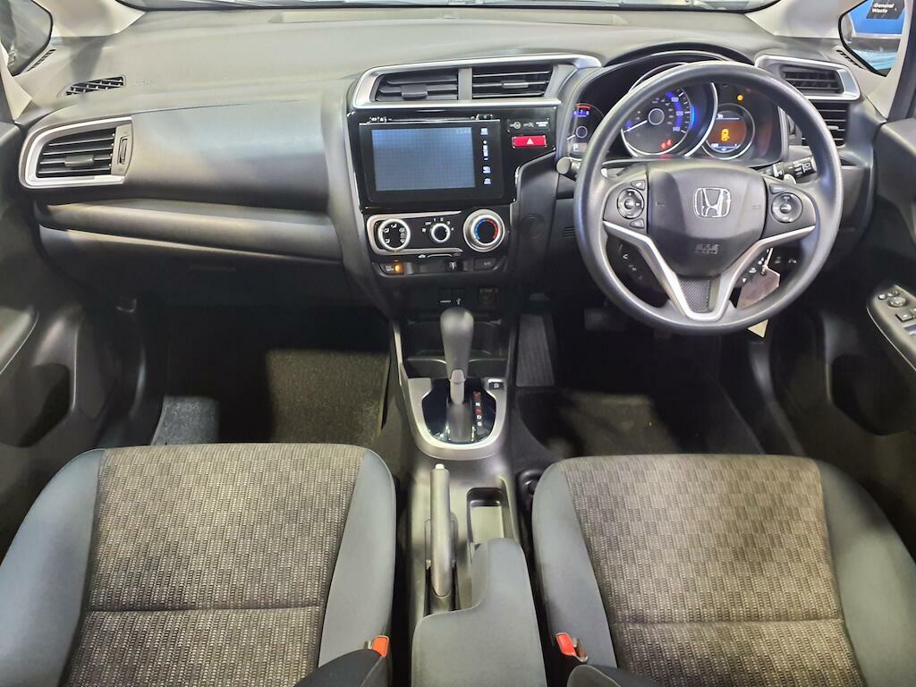Honda Jazz Se Silver #6