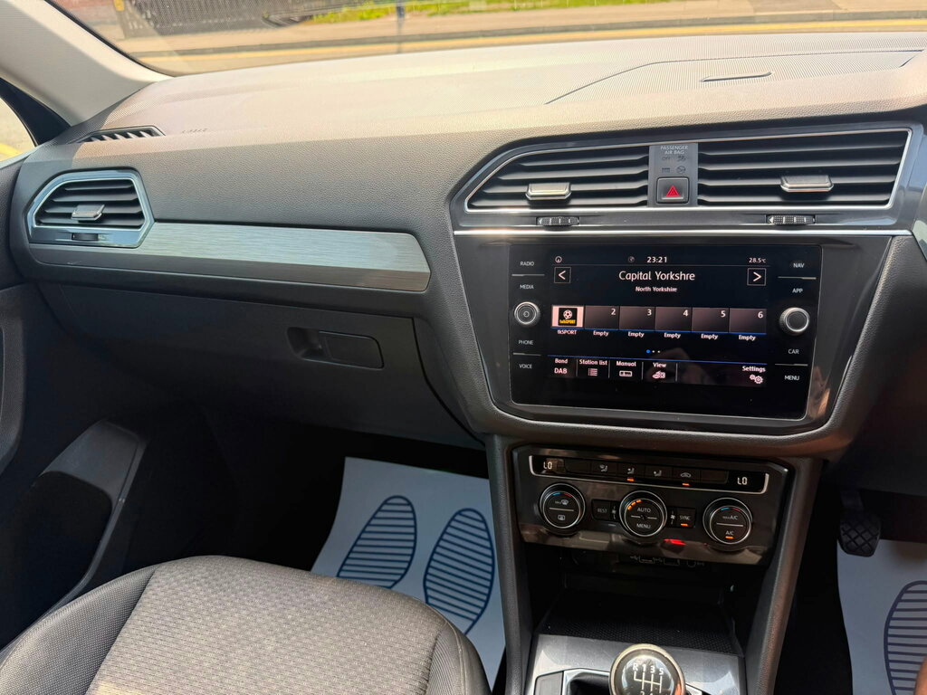 Volkswagen Tiguan Allspace R-line Tech White #22