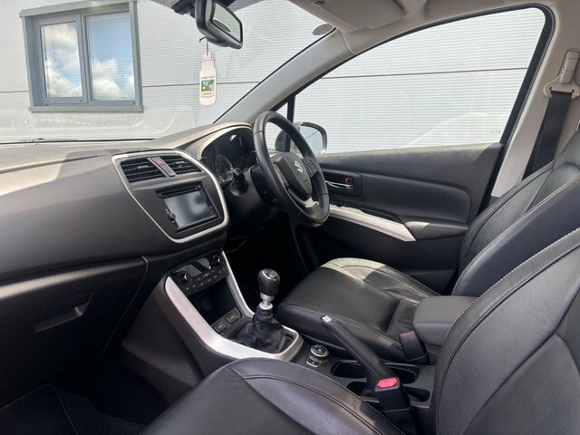 Suzuki SX4 S Cross Hatchback Red #26