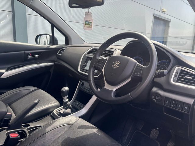 Suzuki SX4 S Cross Hatchback Red #21