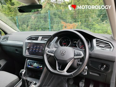 Volkswagen Tiguan 1.5 Tsi Life FV21NZP Grey #3