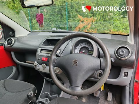 Peugeot 107 1.0 12V Urban Red #3