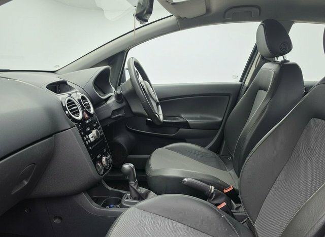 Vauxhall Corsa 1.4I 16V Sxi Black #12