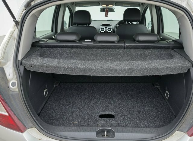 Vauxhall Corsa 1.4I 16V Sxi Black #13