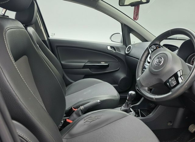 Vauxhall Corsa 1.4I 16V Sxi Black #10