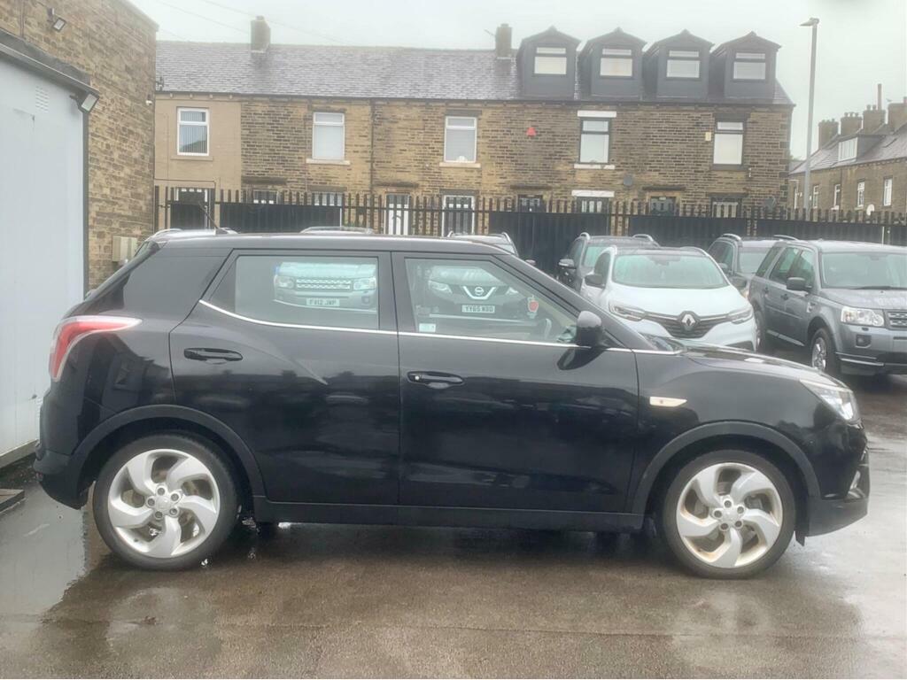 SsangYong Tivoli 1.6 E-xgi Ex Euro 6 Black #4