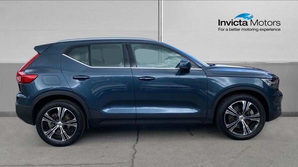 Volvo XC40 Recharge Phev Inscription LR71YMC Blue #2