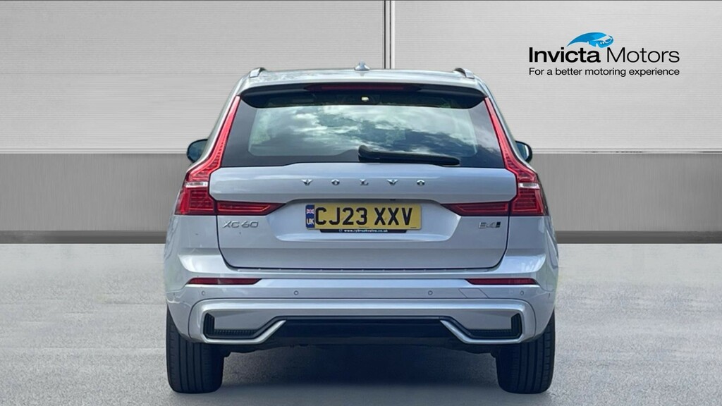 Volvo XC60 Plus Dark CJ23XXV Silver #4
